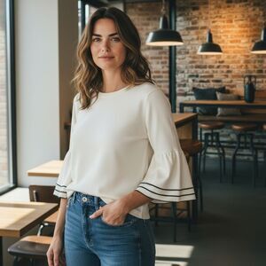 NEW W5 Modern Ruffled Fluted Sleeve Super Soft Top in Ivory/Black Size Small